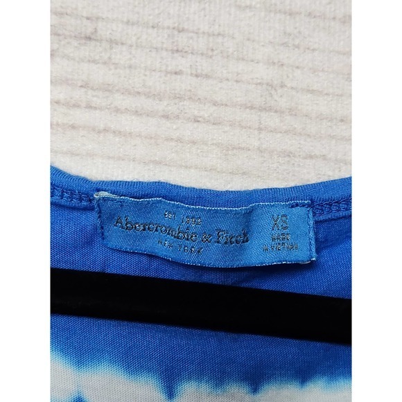Abercrombie & Fitch Womens‎ Tie Dye Top Hi-Lo Hem Short Sleeve V Neck Blue XS - Picture 3 of 5